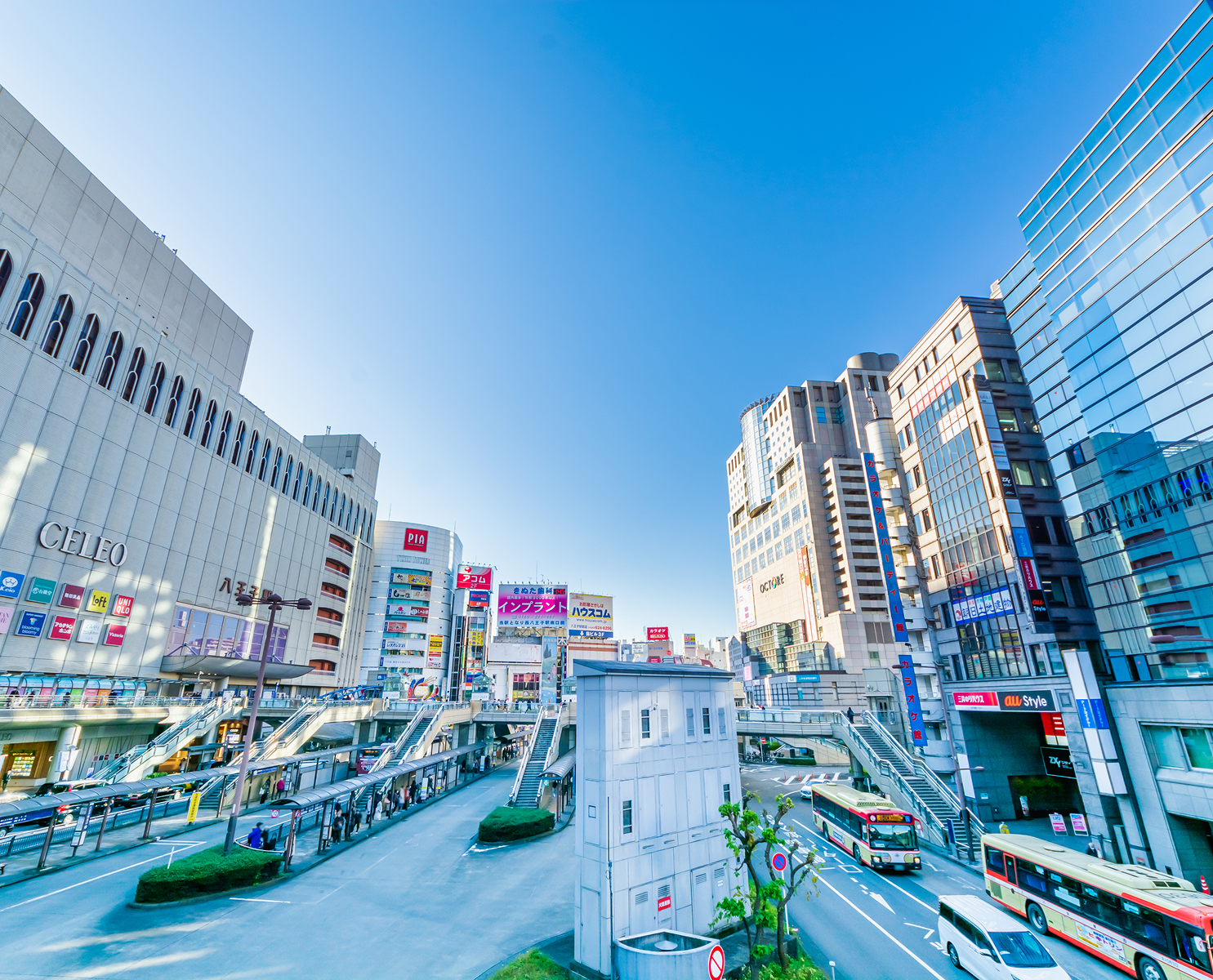 平成27年4月1日に都内初の中核市に指定されました。